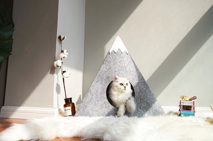 Nid pour chat "Montagne Enneigée" - Chaleur, confort, et style : le refuge douillet parfait pour cet hiver !